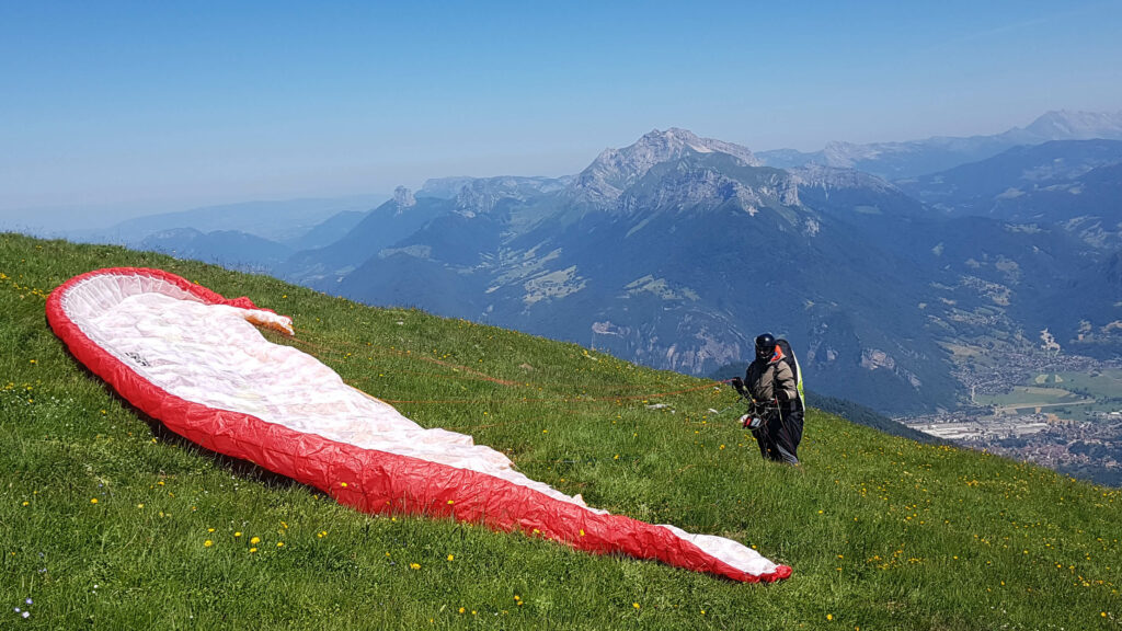 décollage parapente alpes