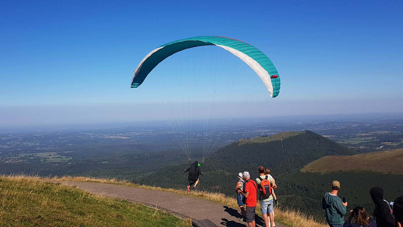 parapente au sommet du puy de dôme